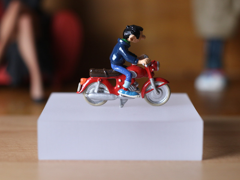 Gaston à moto