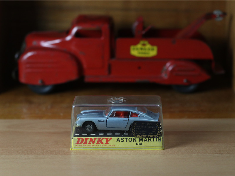 Aston Martin DB6