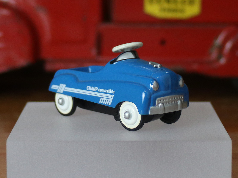 Mini voiture à pédales