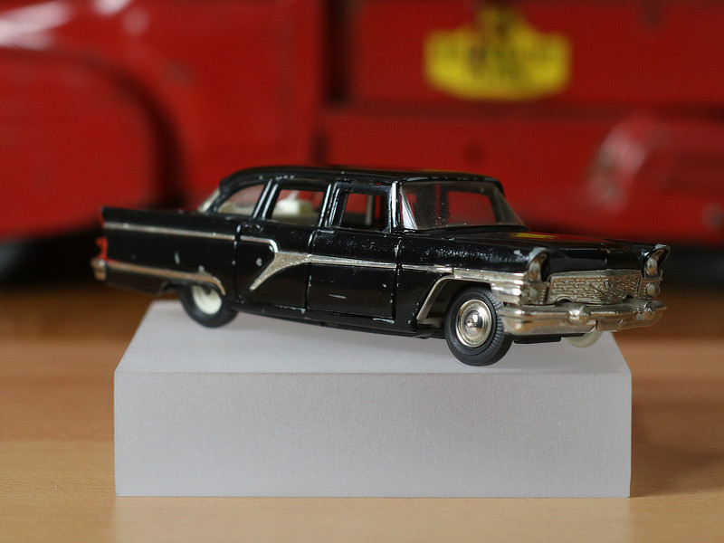 GAZ-13 Tchaïka
