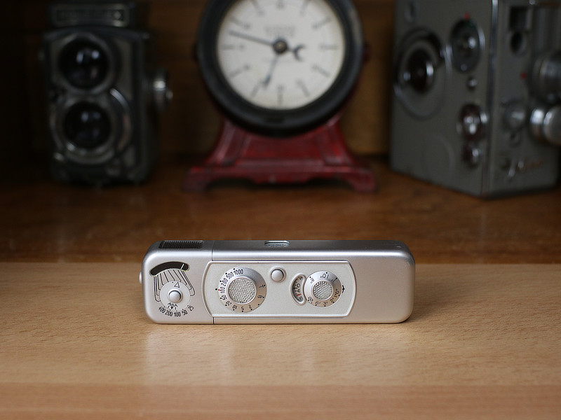Minox B
