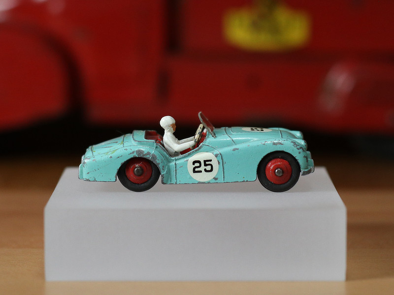 Triumph TR2