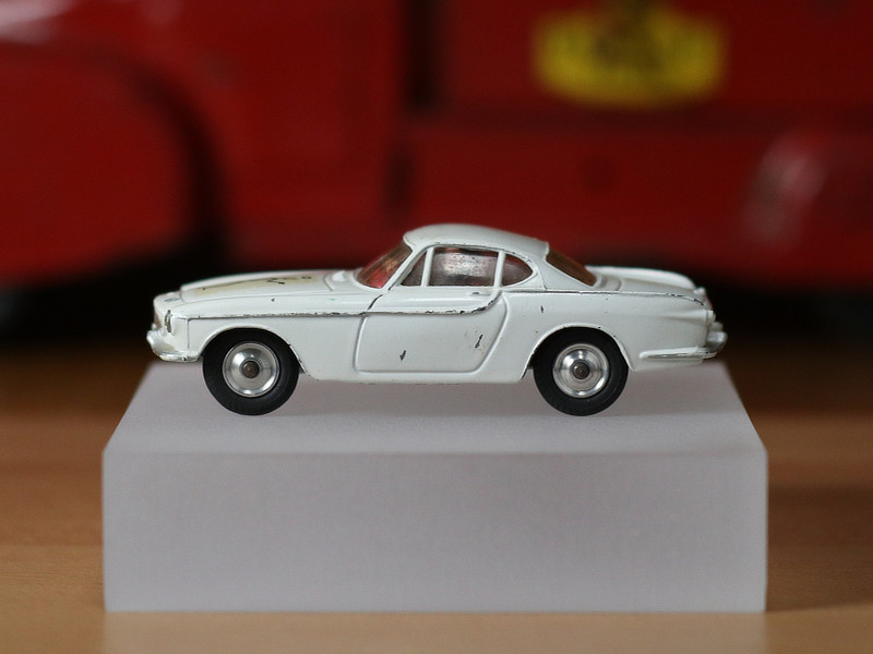 Volvo P1800 Le Saint